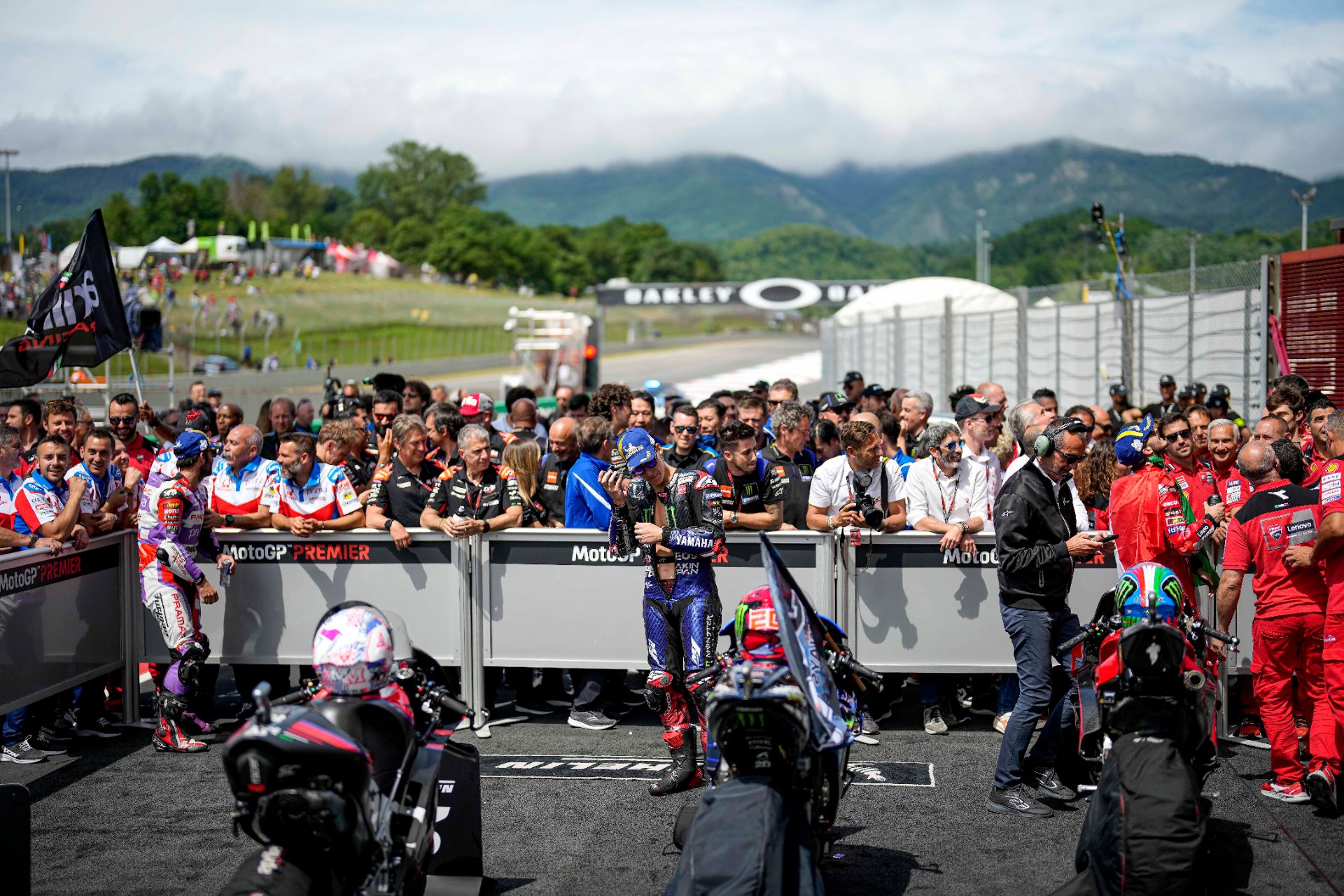 QUARTARARO GIỮ VỊ TRÍ THỨ 2 TRÊN BỤC PODIUM TẠI MUGELLO 12