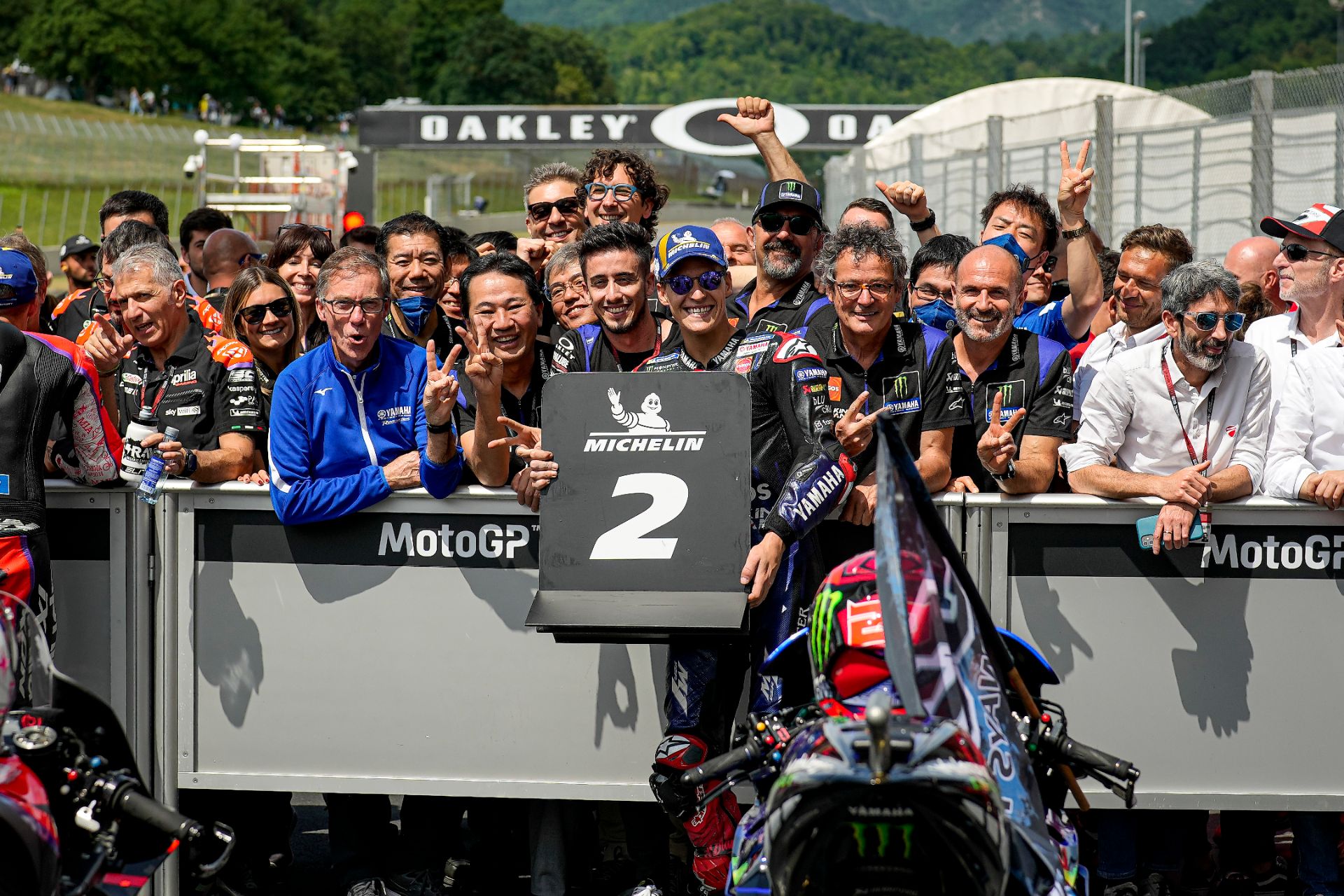QUARTARARO GIỮ VỊ TRÍ THỨ 2 TRÊN BỤC PODIUM TẠI MUGELLO 9