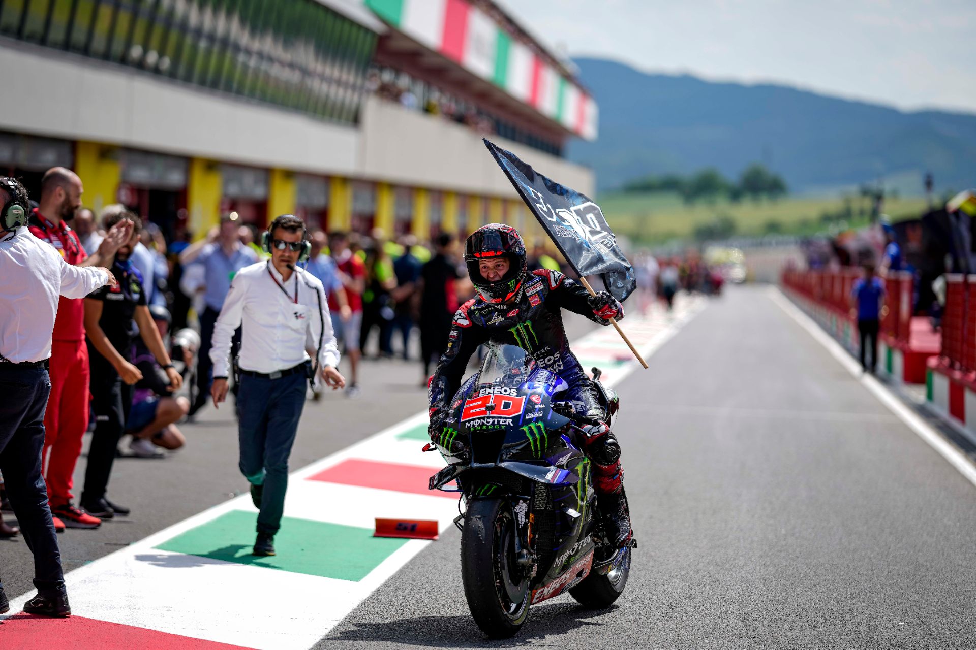 QUARTARARO GIỮ VỊ TRÍ THỨ 2 TRÊN BỤC PODIUM TẠI MUGELLO 8