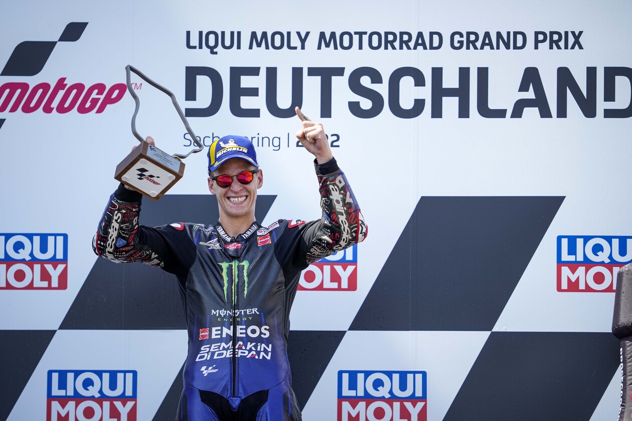 QUARTARARO GIÀNH CÚP TẠI TRƯỜNG ĐUA SACHSENRING 1