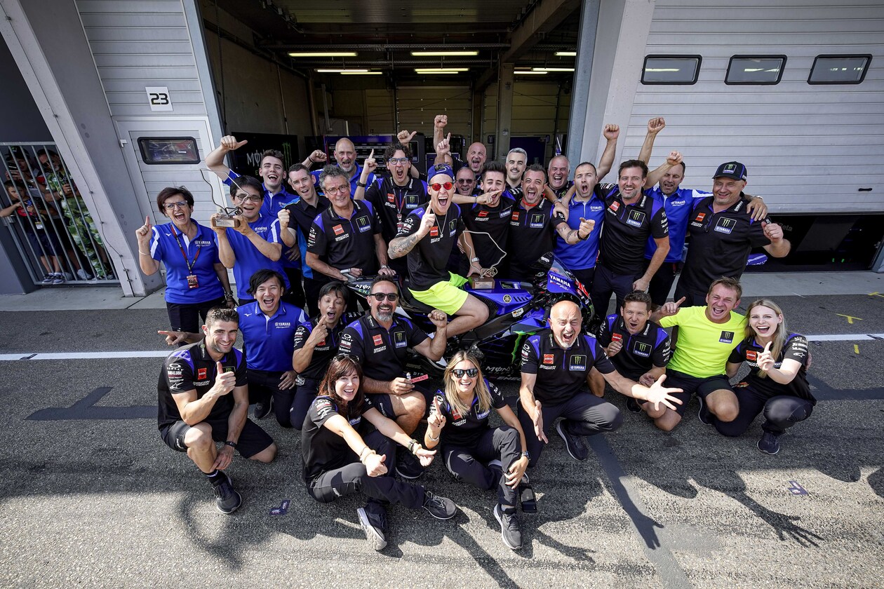 QUARTARARO GIÀNH CÚP TẠI TRƯỜNG ĐUA SACHSENRING 10
