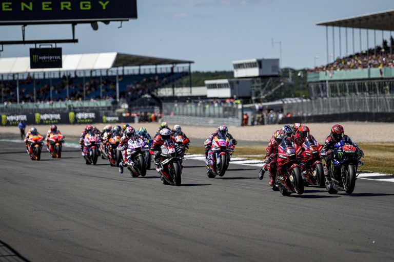MOTOGP 2022: ĐỘI MONSTER ENERGY YAMAHA GIÀNH VỊ TRÍ THỨ 8 VÀ 15 TẠI CHẶNG ĐUA ANH QUỐC