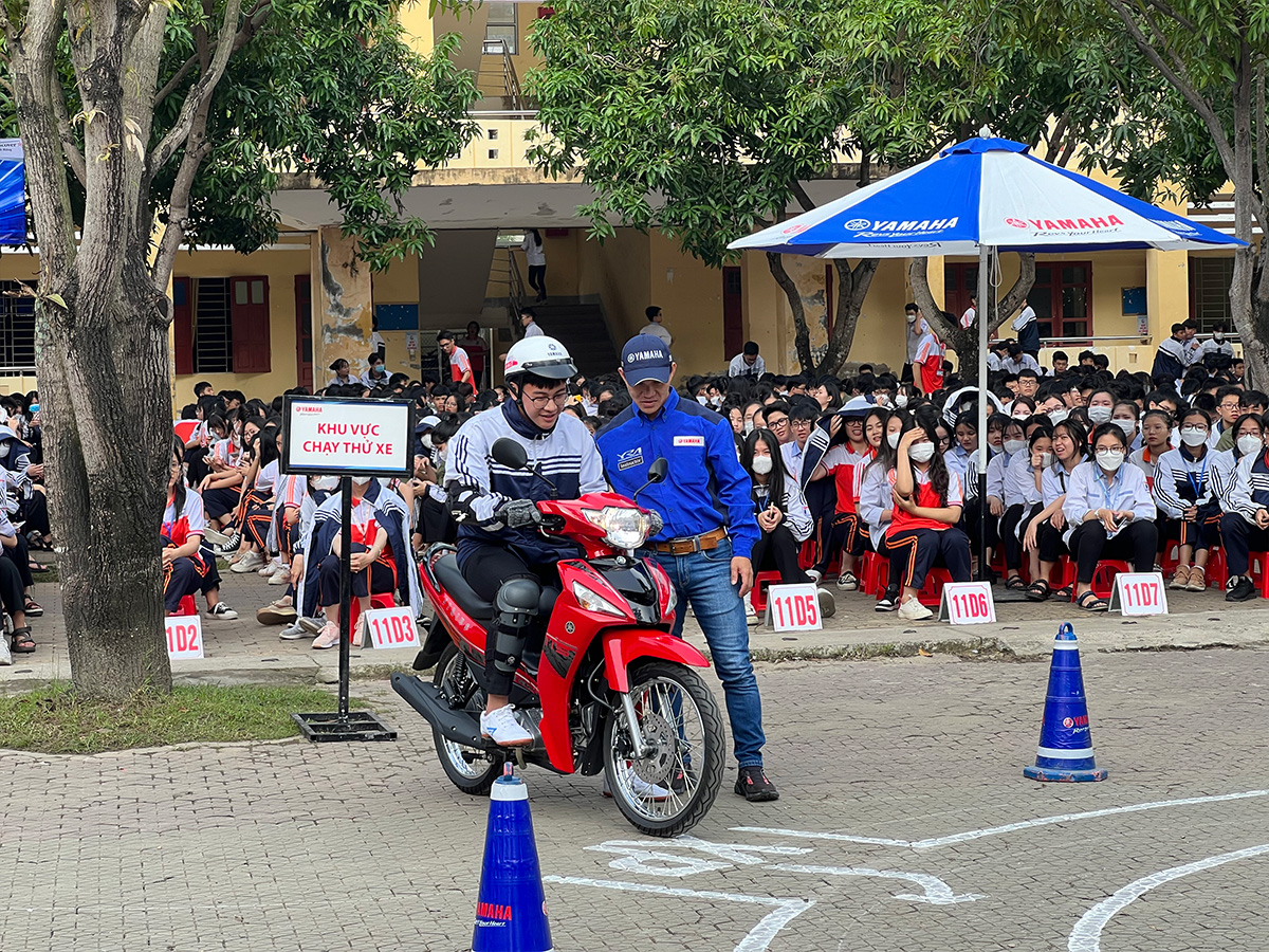 Tập huấn ATGT cho học sinh THPT tại Nghệ An 6